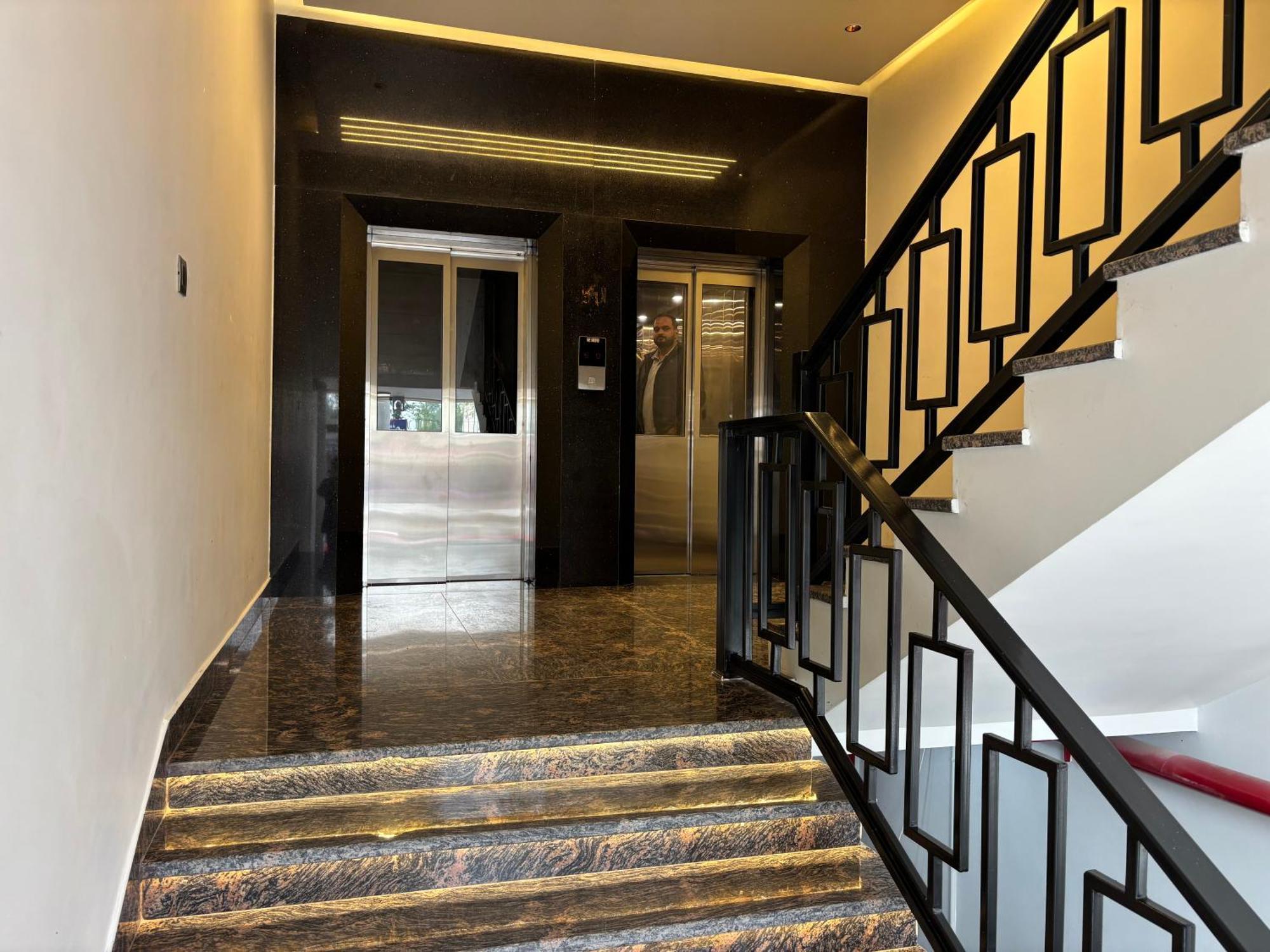 Hotel The Crown Inn Jhunjhunu ภายนอก รูปภาพ