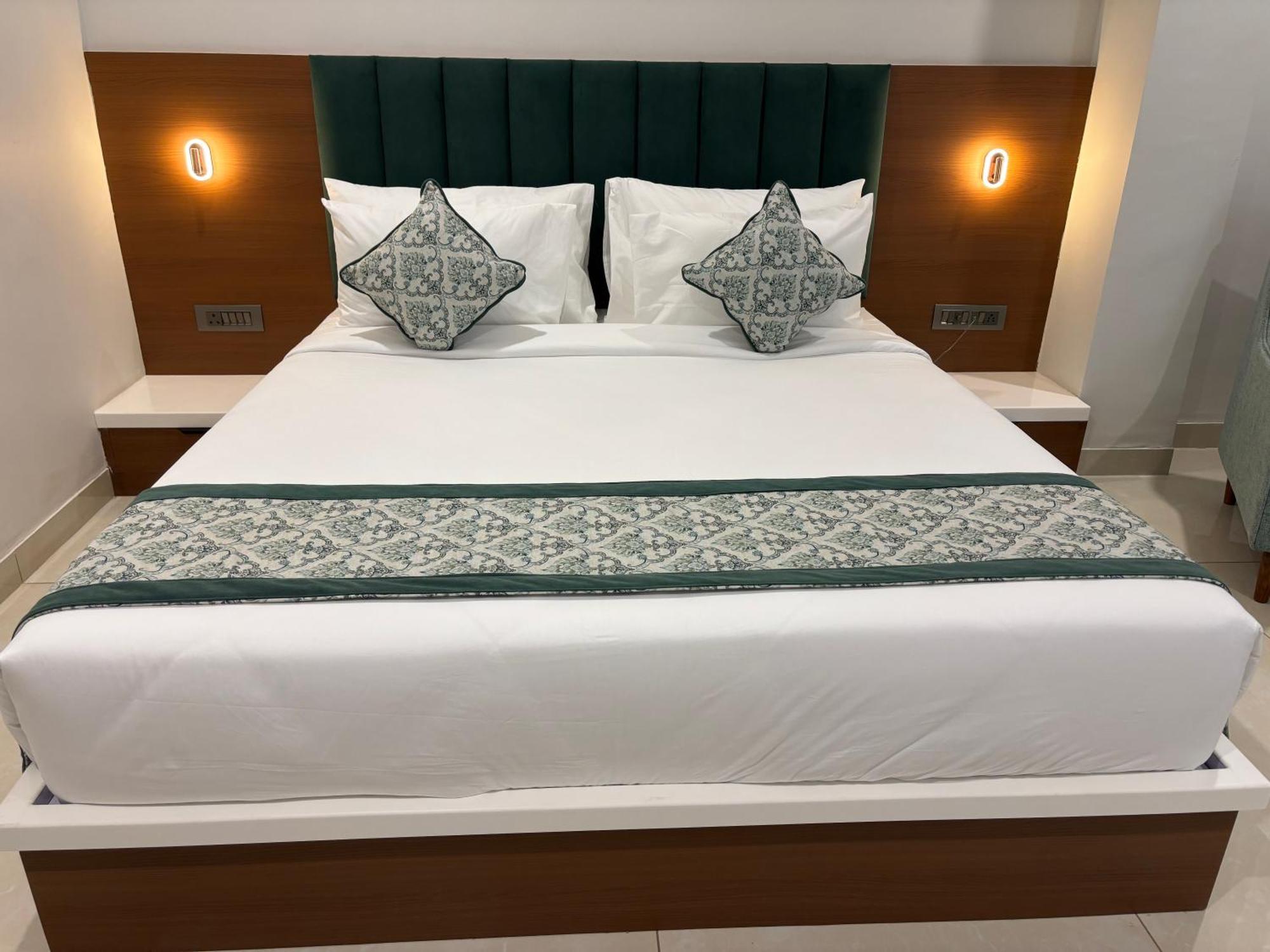 Hotel The Crown Inn Jhunjhunu ภายนอก รูปภาพ