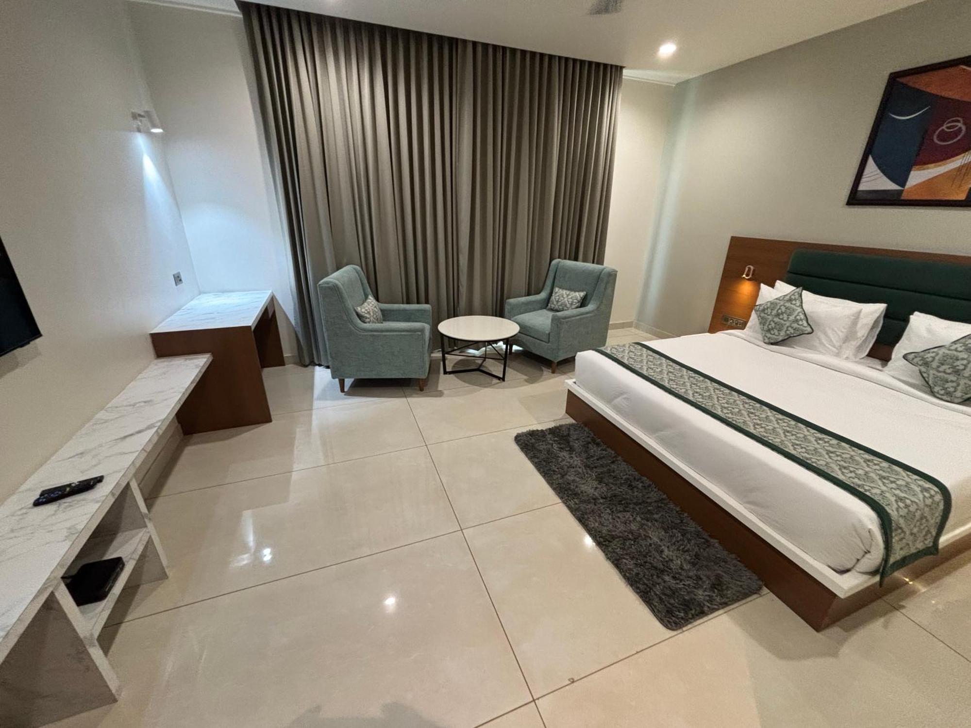Hotel The Crown Inn Jhunjhunu ภายนอก รูปภาพ