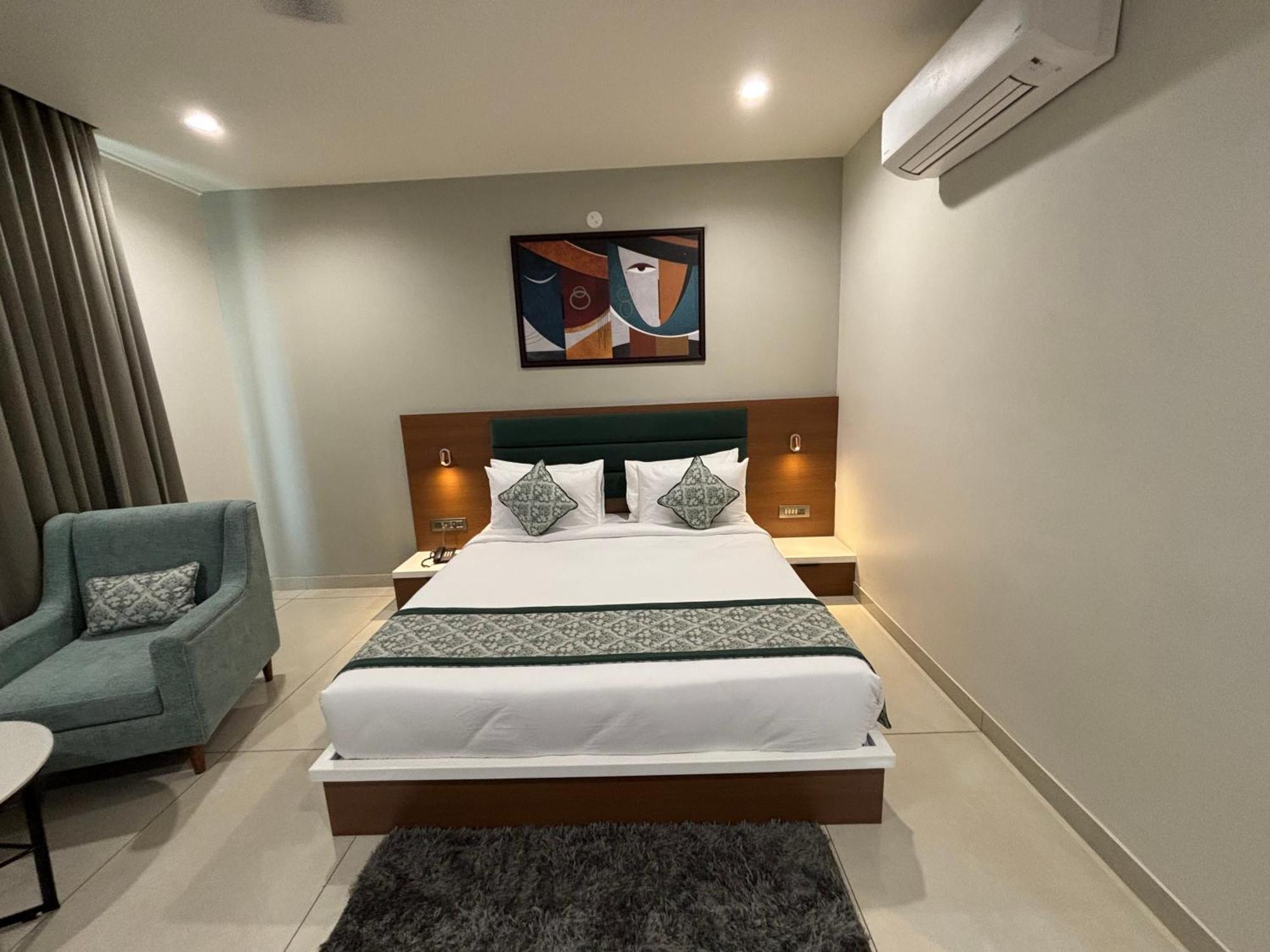 Hotel The Crown Inn Jhunjhunu ภายนอก รูปภาพ