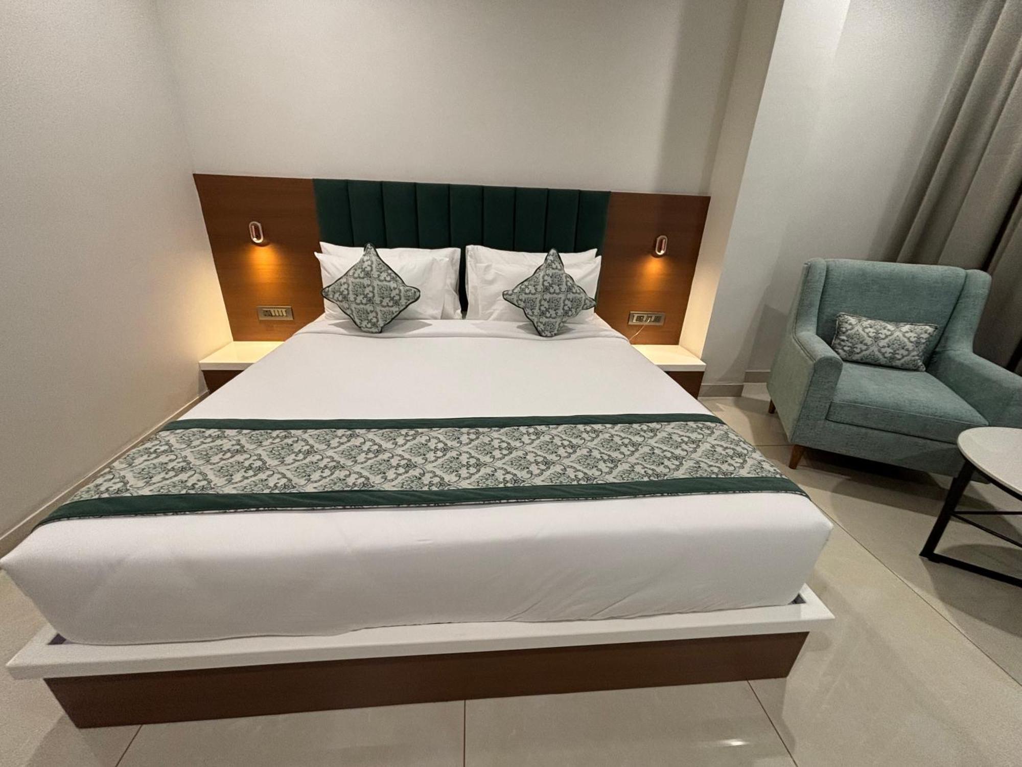 Hotel The Crown Inn Jhunjhunu ภายนอก รูปภาพ
