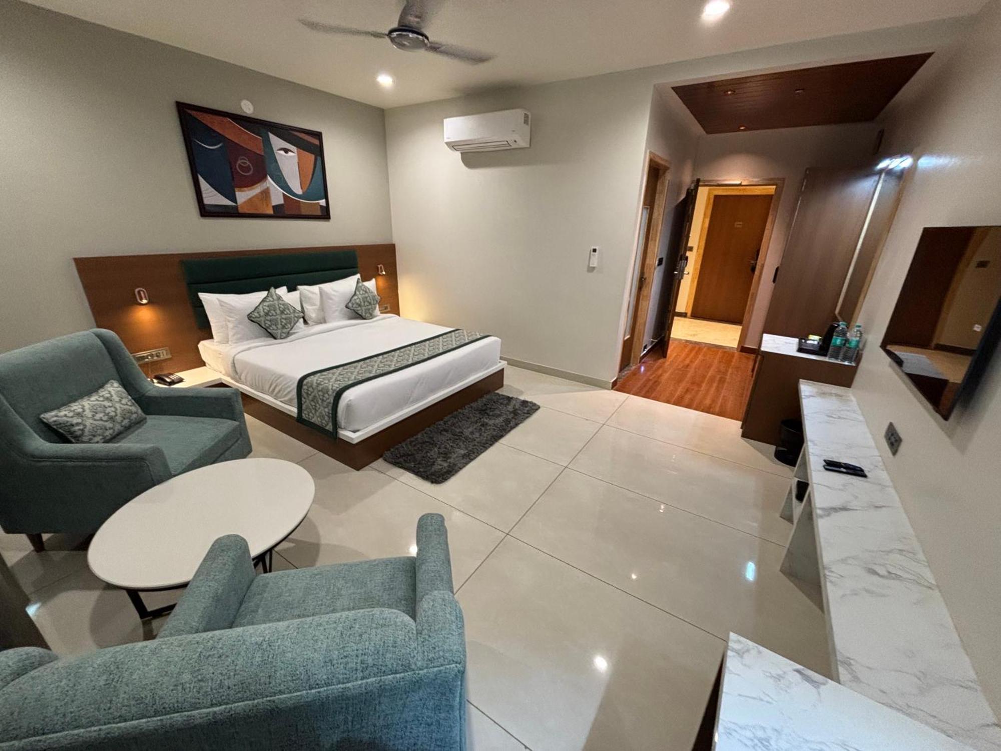 Hotel The Crown Inn Jhunjhunu ภายนอก รูปภาพ