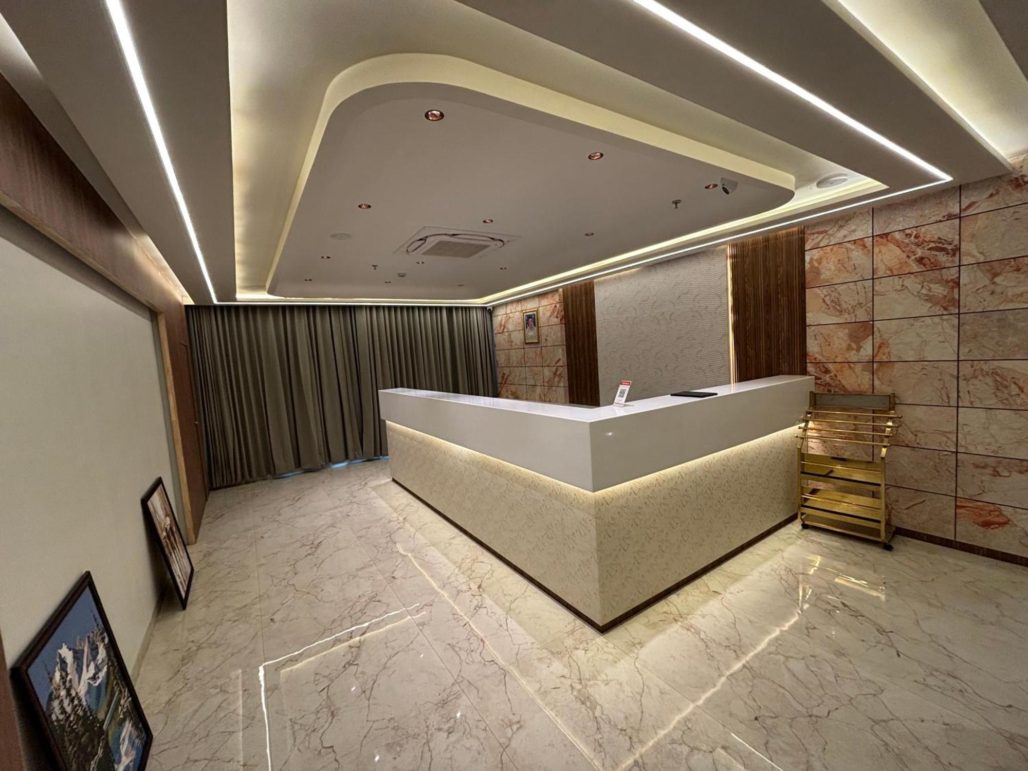 Hotel The Crown Inn Jhunjhunu ภายนอก รูปภาพ