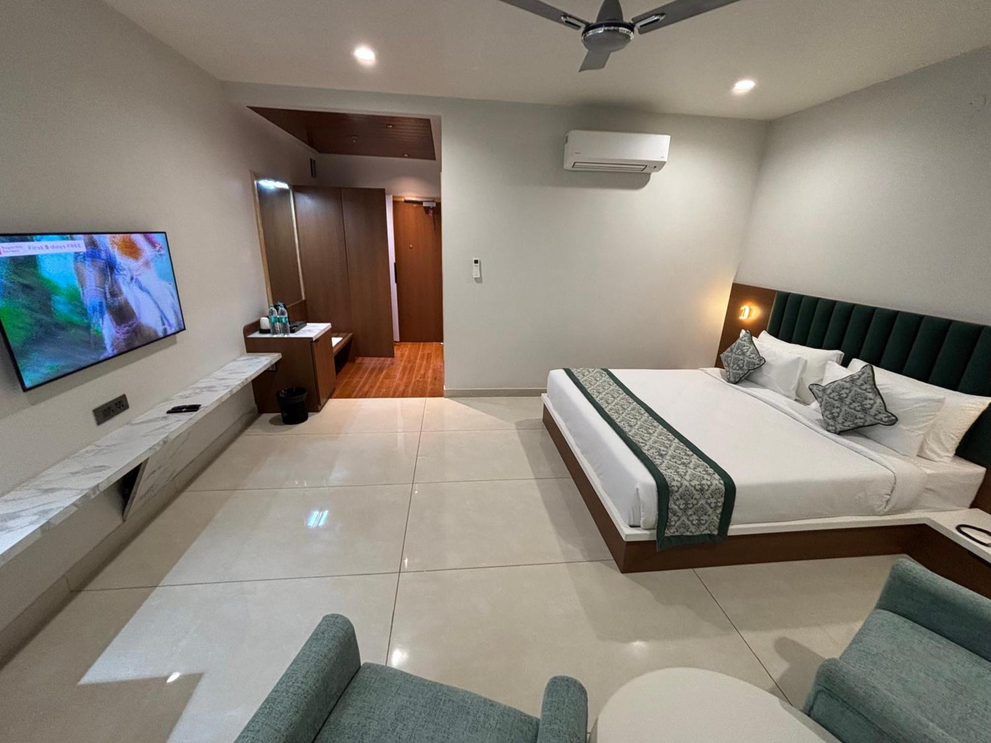 Hotel The Crown Inn Jhunjhunu ภายนอก รูปภาพ