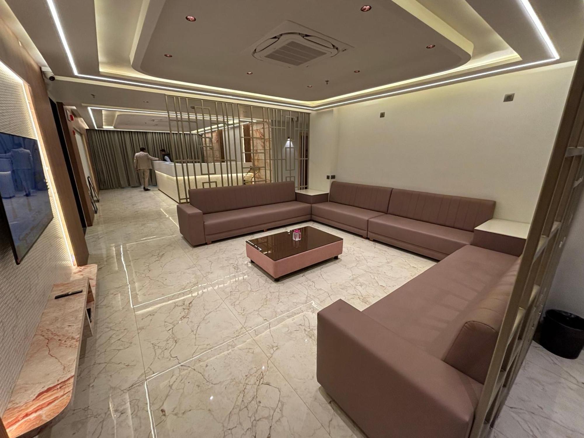 Hotel The Crown Inn Jhunjhunu ภายนอก รูปภาพ