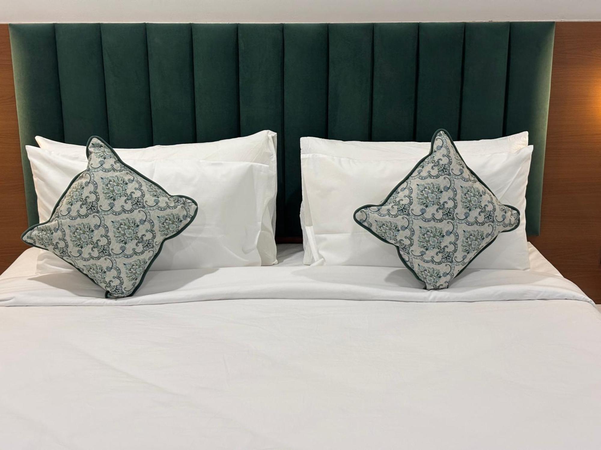 Hotel The Crown Inn Jhunjhunu ภายนอก รูปภาพ