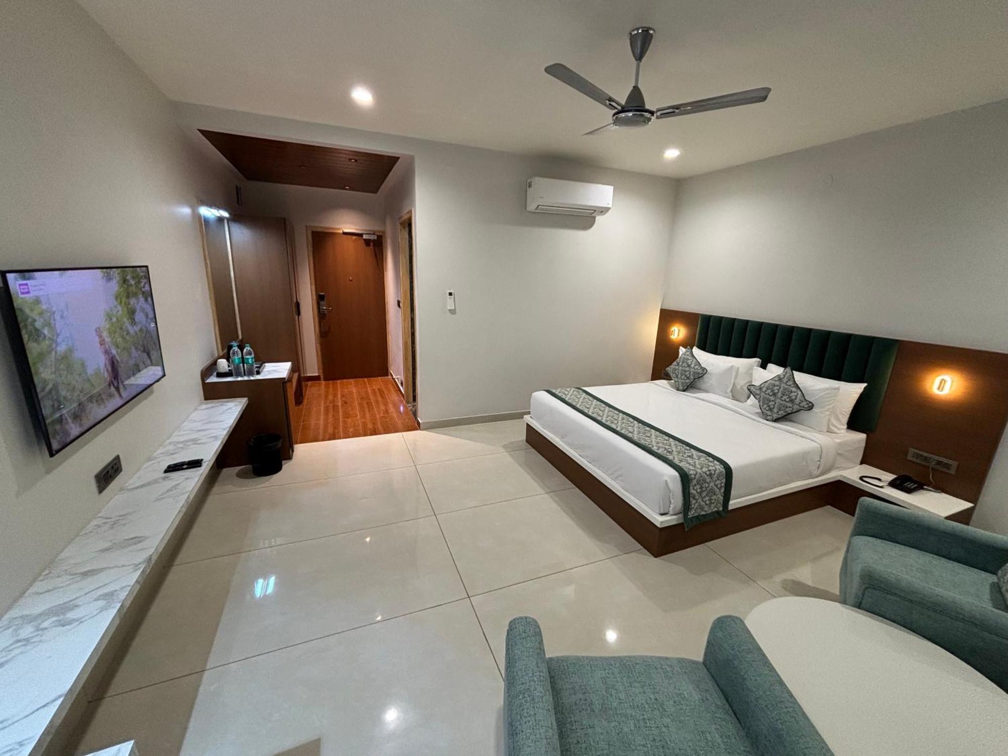 Hotel The Crown Inn Jhunjhunu ภายนอก รูปภาพ